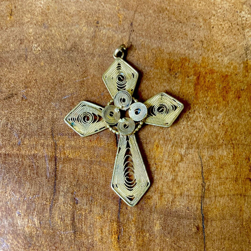 Beautiful Woven Cross Pendant.
